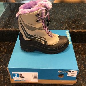 Youth Columbia Winter Boot NWT Size 3